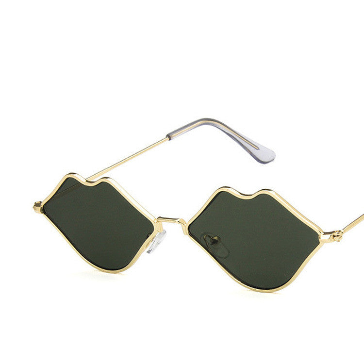 Personality Small Frame Lip Sunglasses Women's Trend - ladieskits
