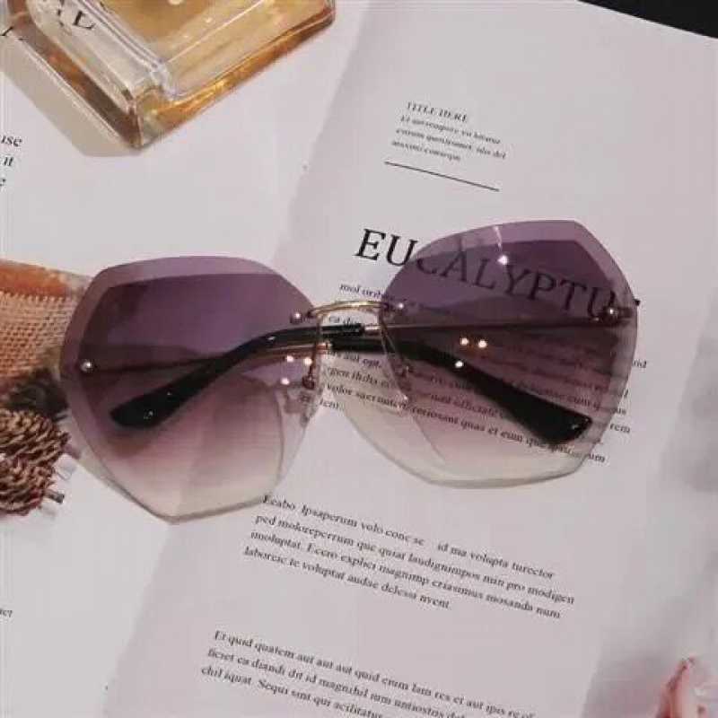 Diamond-Studded Sunglasses Women Anti-Sunglasses Women Fashion Round Face Driving Travel Glasses Korean Trend - ladieskits