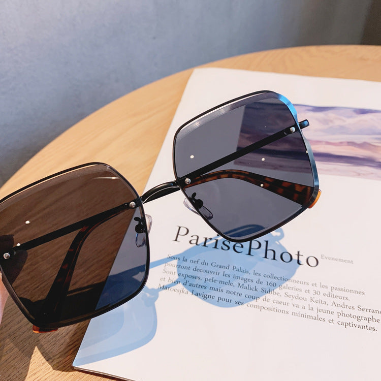 Rimless cut square sunglasses for women - ladieskits