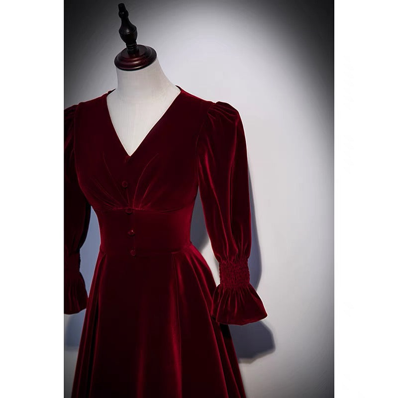 Vintage Long Sleeve Burgundy Velvet Prom Dress
